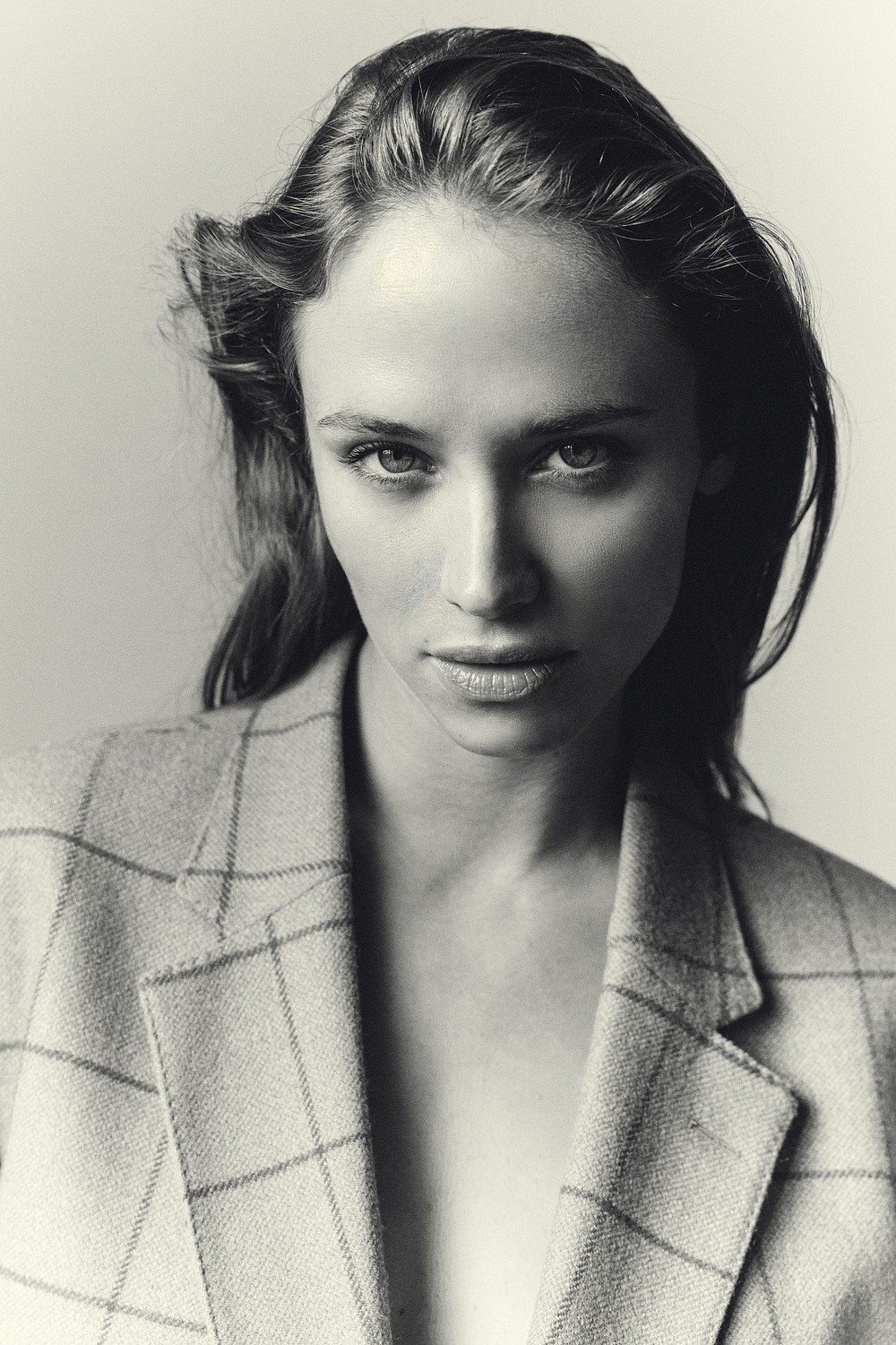 Agathe Teyssier model represented by METROPOLITAN