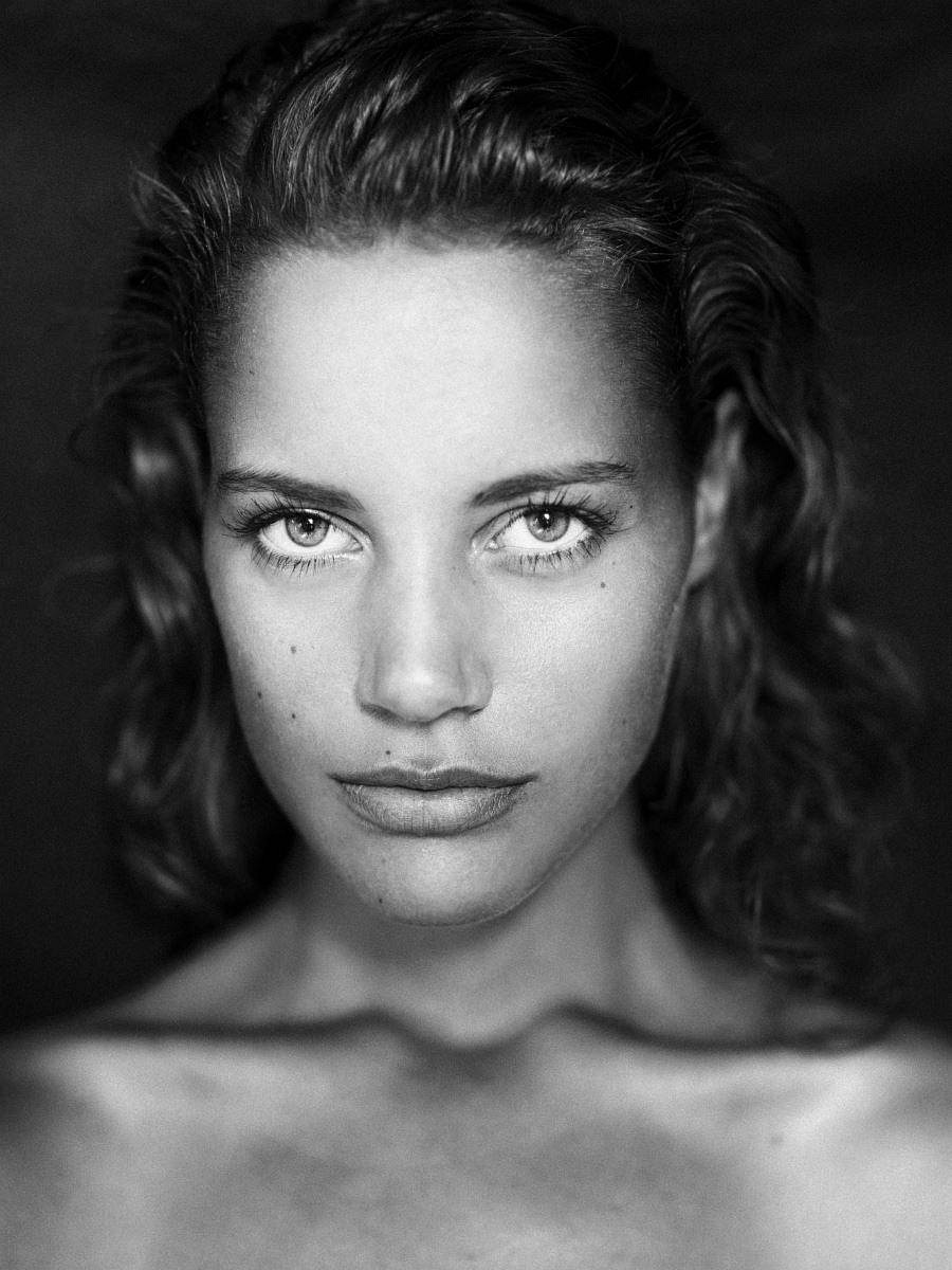 Aino Vierimaa model represented by METROPOLITAN