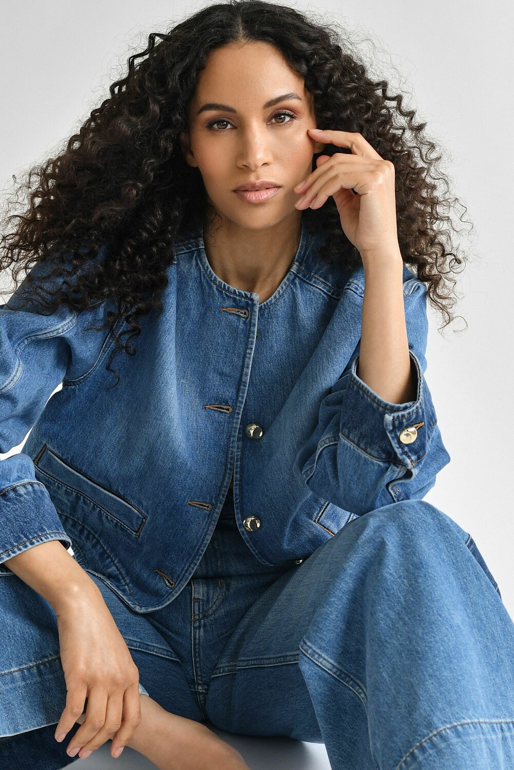 ARIANE R