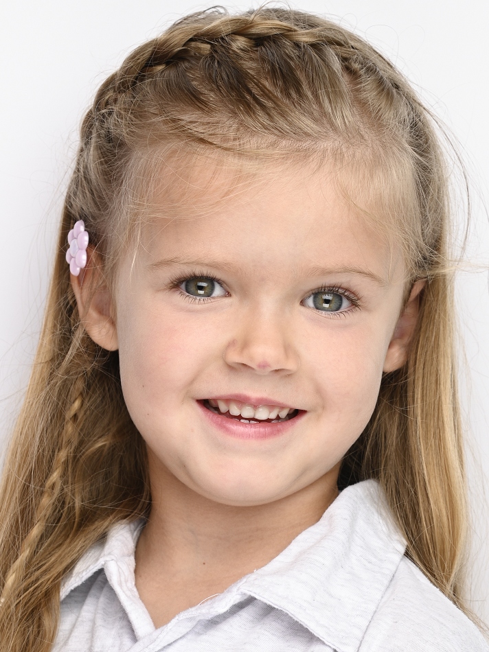 Ada H in Cast Girls