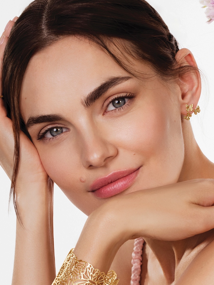 Adriana W in Lifestyle Women Classic