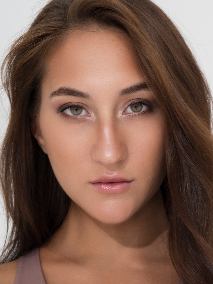 Aleksandra L L in Lifestyle Women Talent