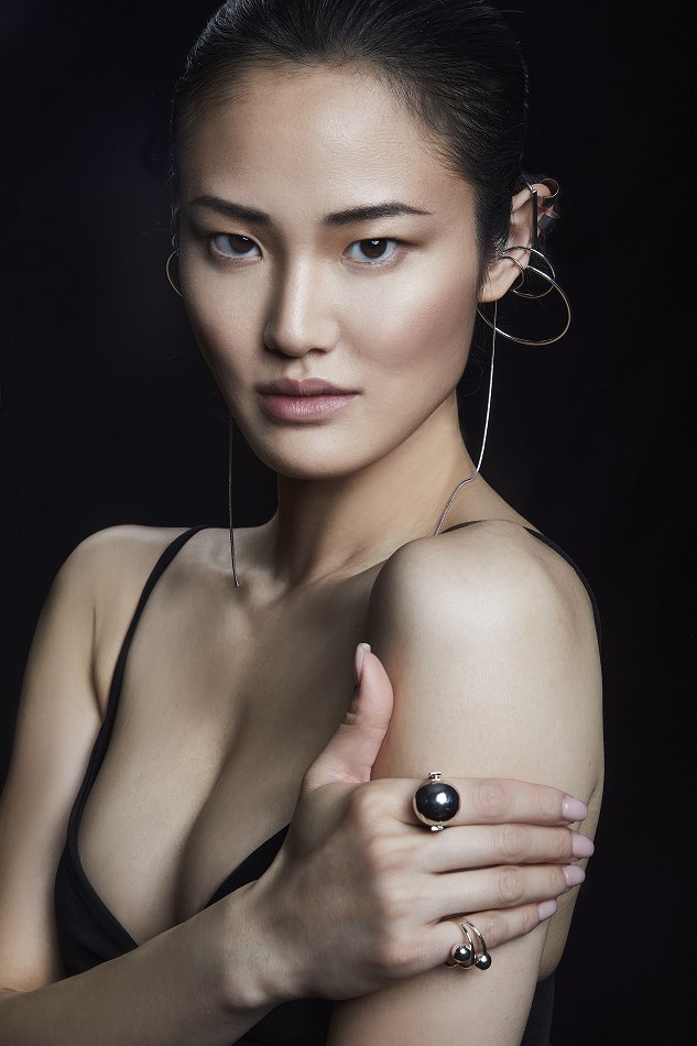 Amanda Yu represented by State Management Management, the premier agency for New York models and LA models.